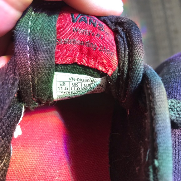 Vans number 1 skateboarding shoe kids size 11.5 off the wall grey and red vans - Picture 6 of 7